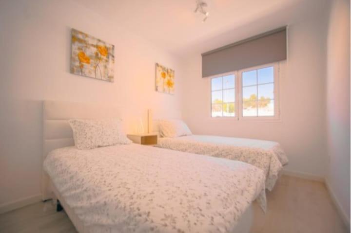 Atlantic View 1B 2 Bedrooms Ground Floor, Complex Featured On A Place In The Sun Puerto del Carmen  Dış mekan fotoğraf